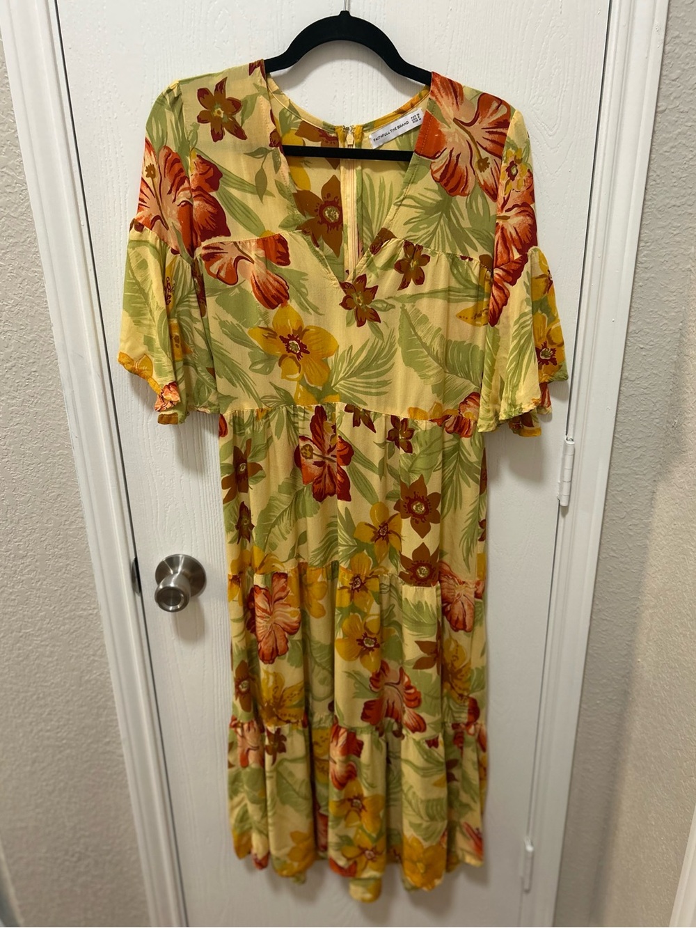 Faithfull the Brand Rios floral midi dress yellow tropical print size 6 /medium